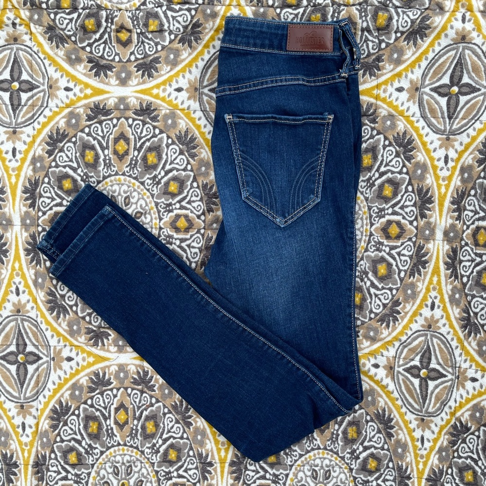 Hollister ultra high-rise super skinny Jean size 3